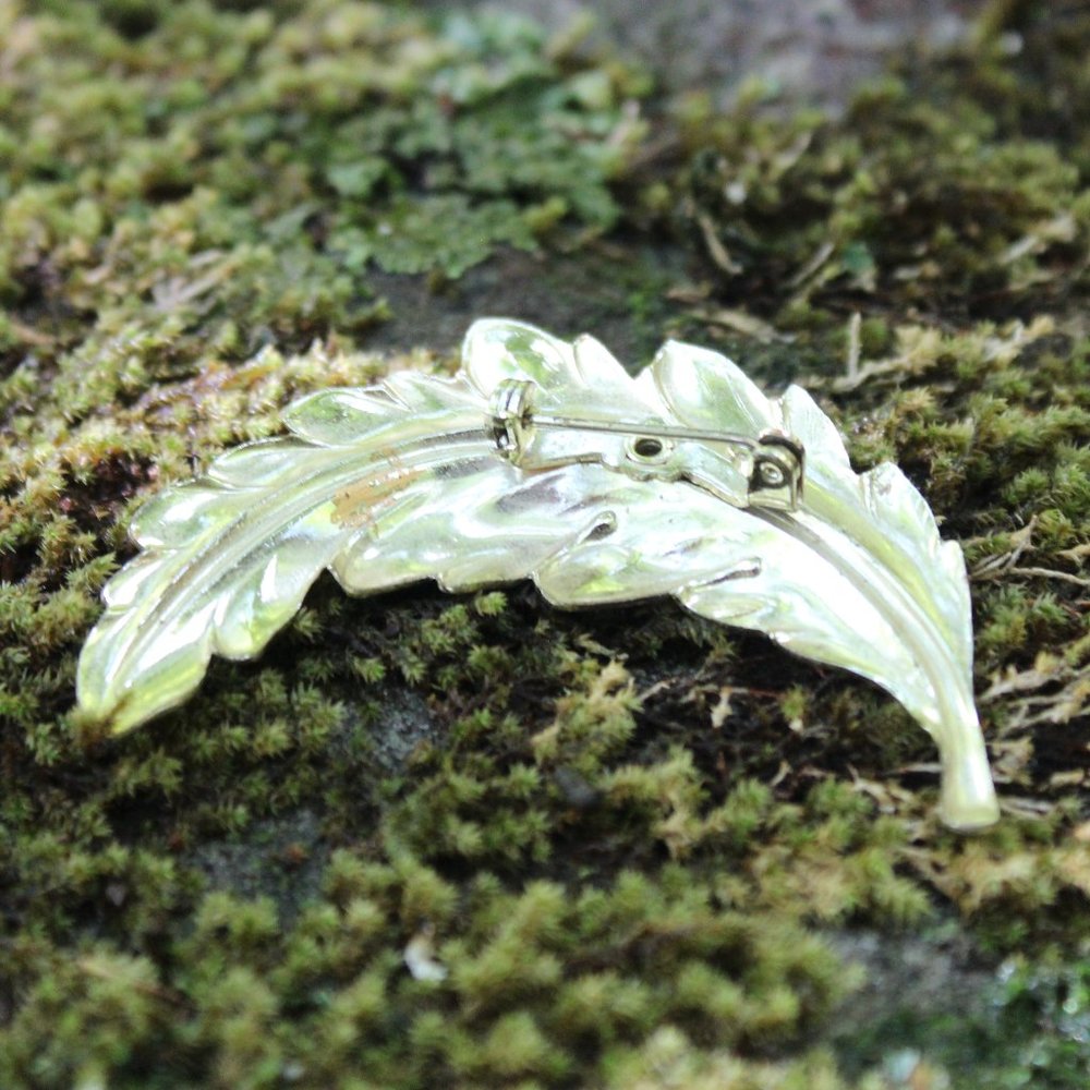 [5/$25] Feather Vintage Gold Tone Brooch Pin - Picture 3 of 3